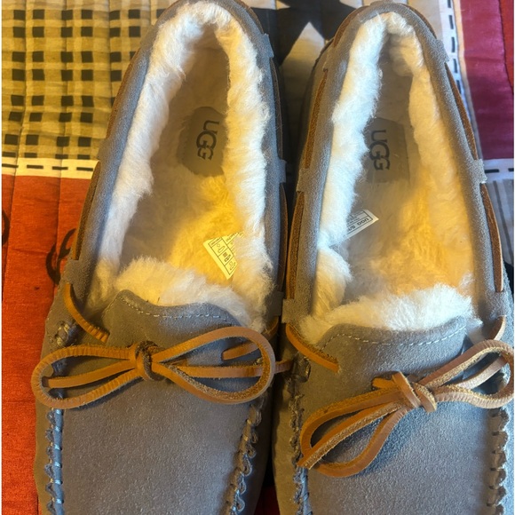 UGG Women’s Grey Moccasins - Picture 3 of 5